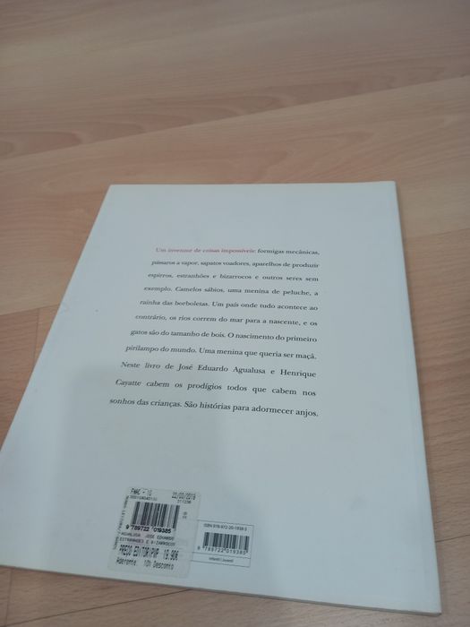 Livro "Estranhões e Bizarrocos"