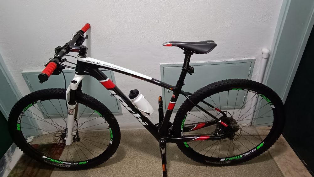 Vendo Bicicleta  (Benfica)Jorbi Rece Airbag Carbono