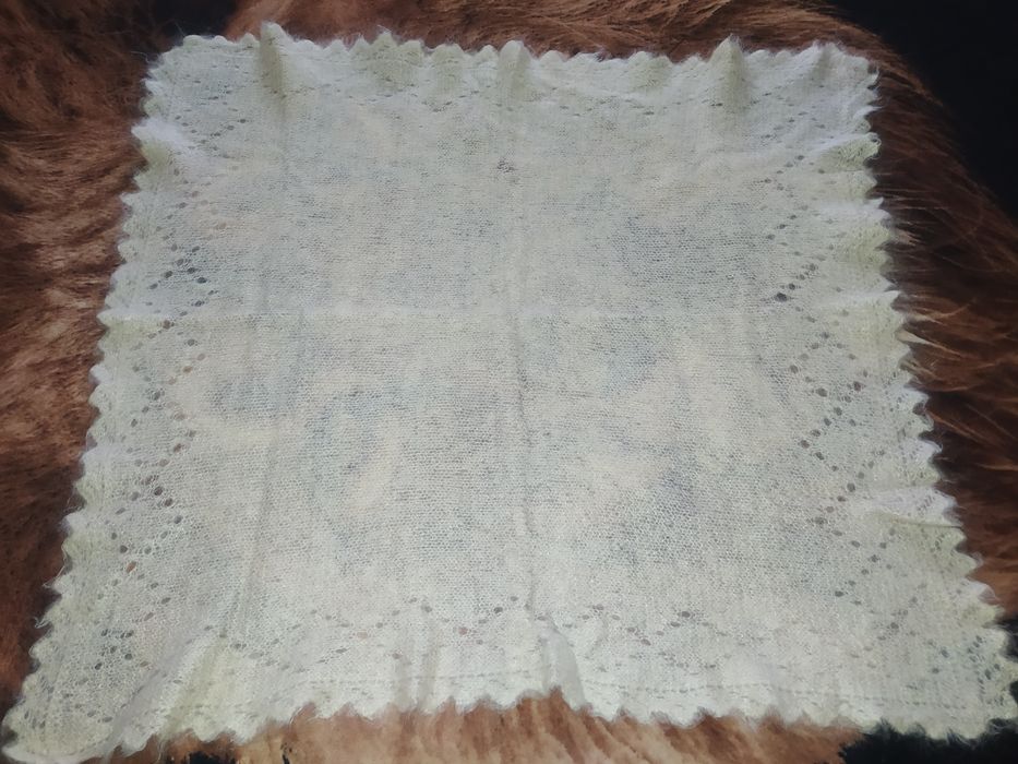 Жіноча пухова хустка