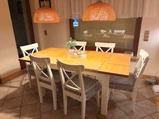 stół rozkładany z 6 krzesłami