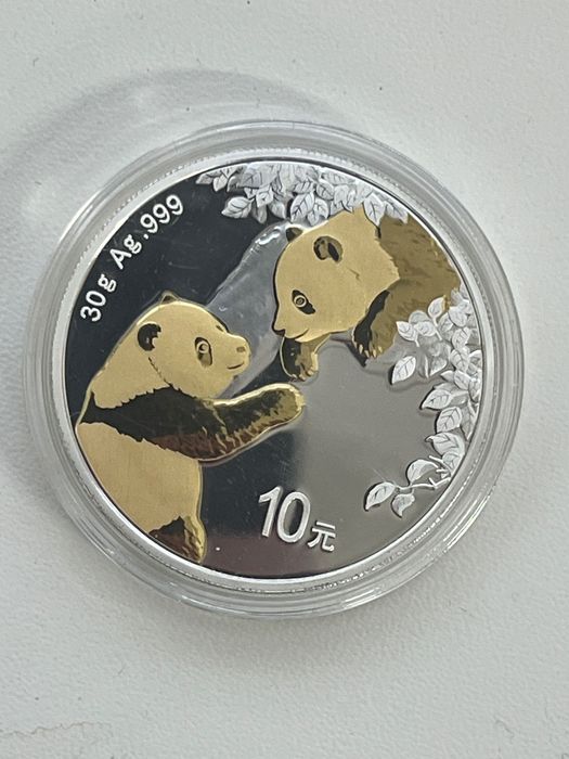 Срібна монета Китаю 10 юаней Панда 2023 р. З позолотою