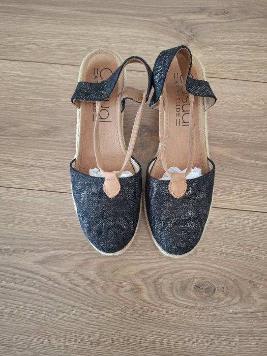 Czarne lekki sandały espadryle na platformie 38 Casual Attitude