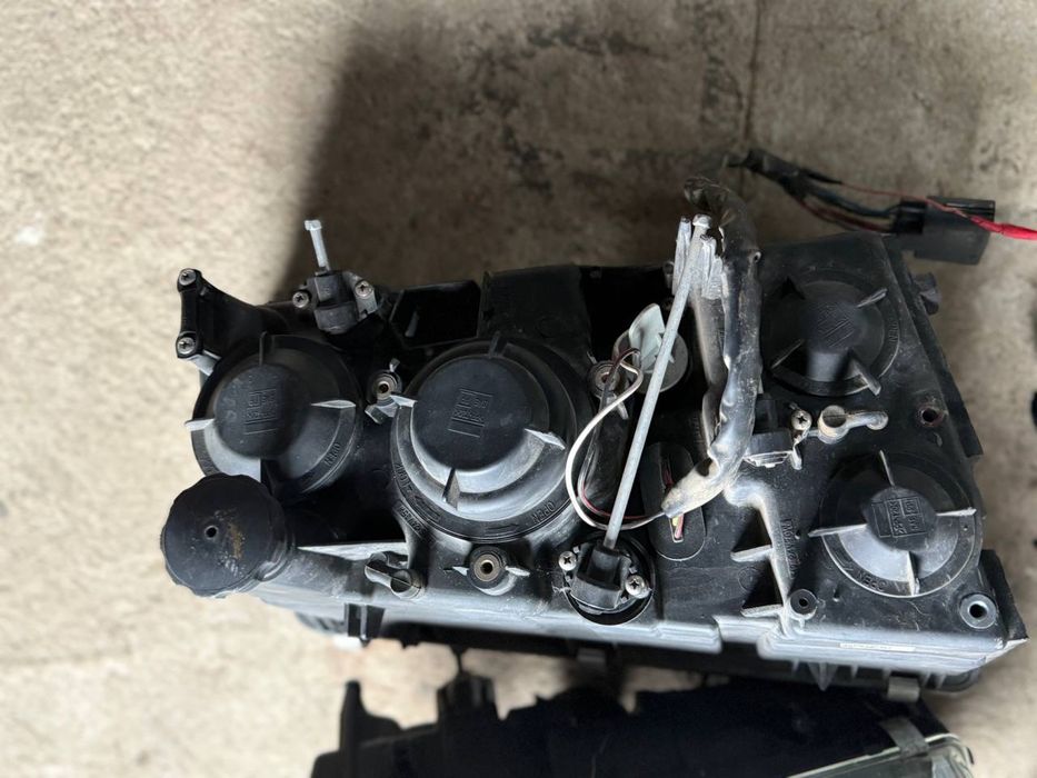 Дві фари volvo euro 4 підходить до euro 5