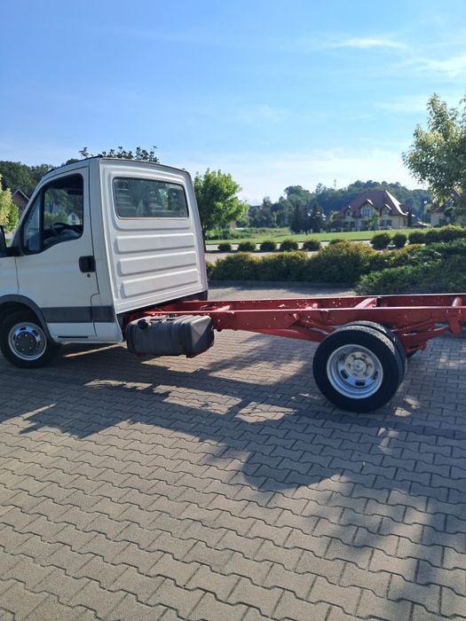 Witam sprzedam iveco 35C13 2005r 2.8 silnik roztaw osi 3.75