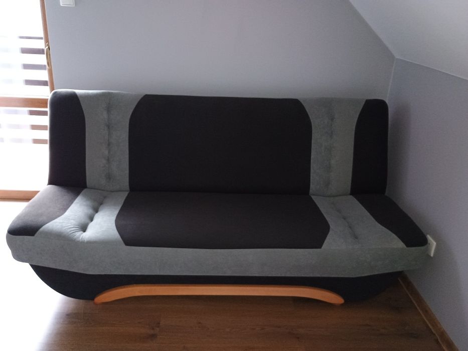 Wersalka rozkładana.