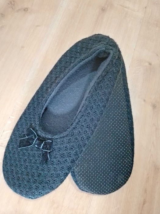 Papcie damskie 40-41 nowe czarne