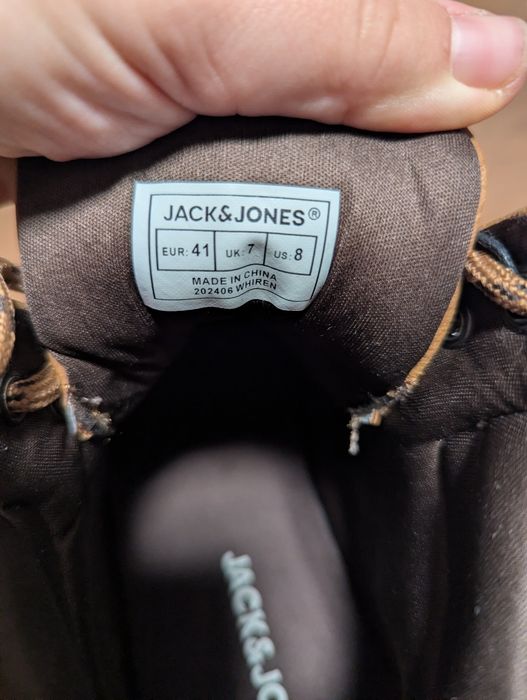 Стильні чоловічі черевики Jack & Jones з екошкіри коричневого кольору.