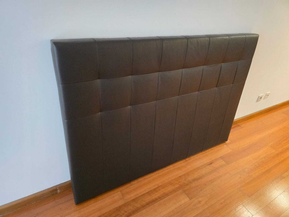 Cabeceira IKEA BORGANN em pele 160 cm – Excelente estado