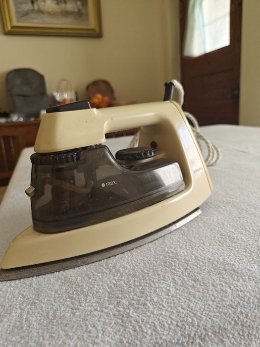 Vintage Irons64298233884162123