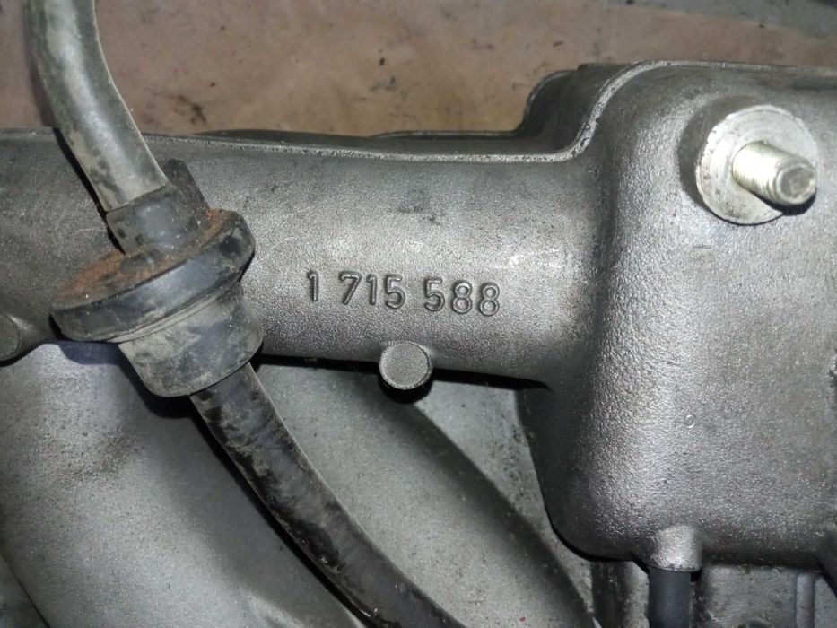 Колектор впускний коллектор впуск BMW E32 3.5 M30 25O39600 1715588
