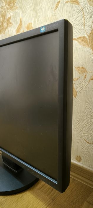 Монитор Samsung SyncMaster 2243NW