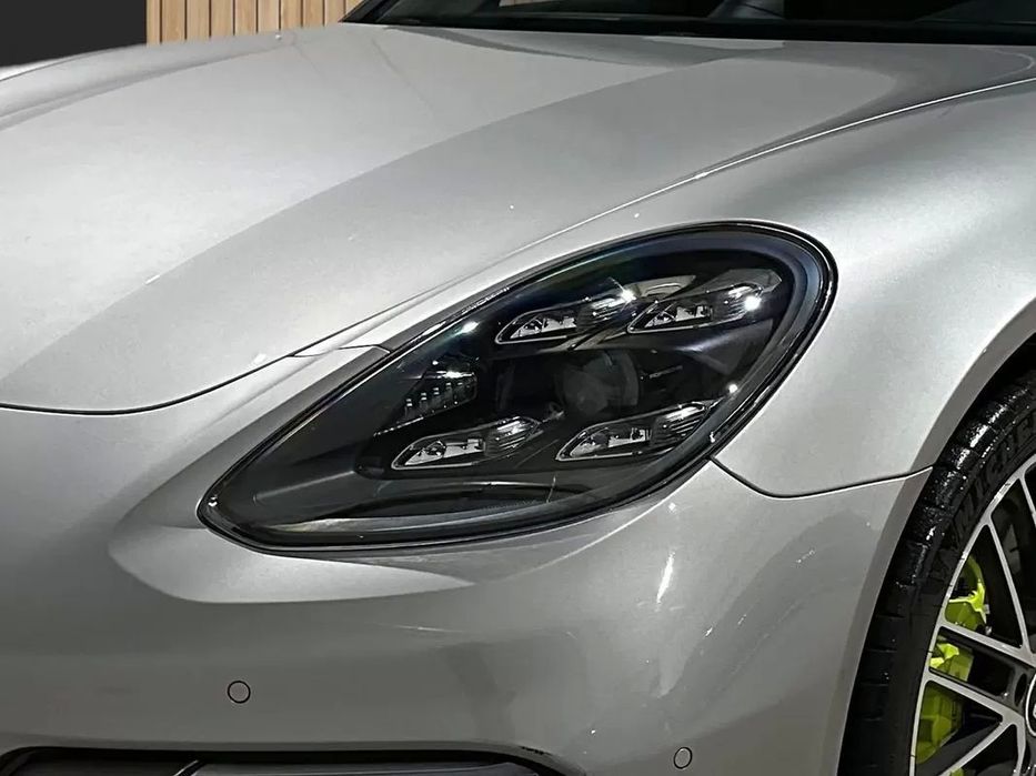 Porsche Panamera Sport Turismo 4 E-Hybrid
