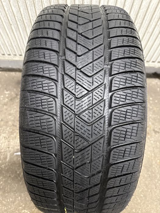 255/45 R20 Pirelli Scorpion Winter