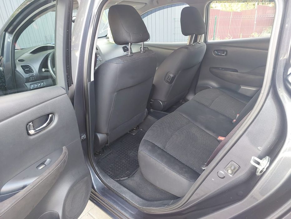 Продам Nissan Leaf 2013