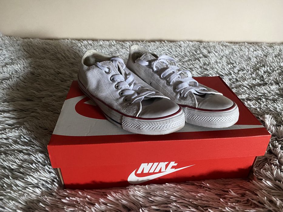 białe buty Converse