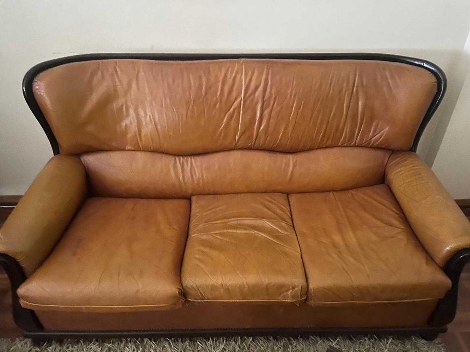 Sofá de pele em bom estado
