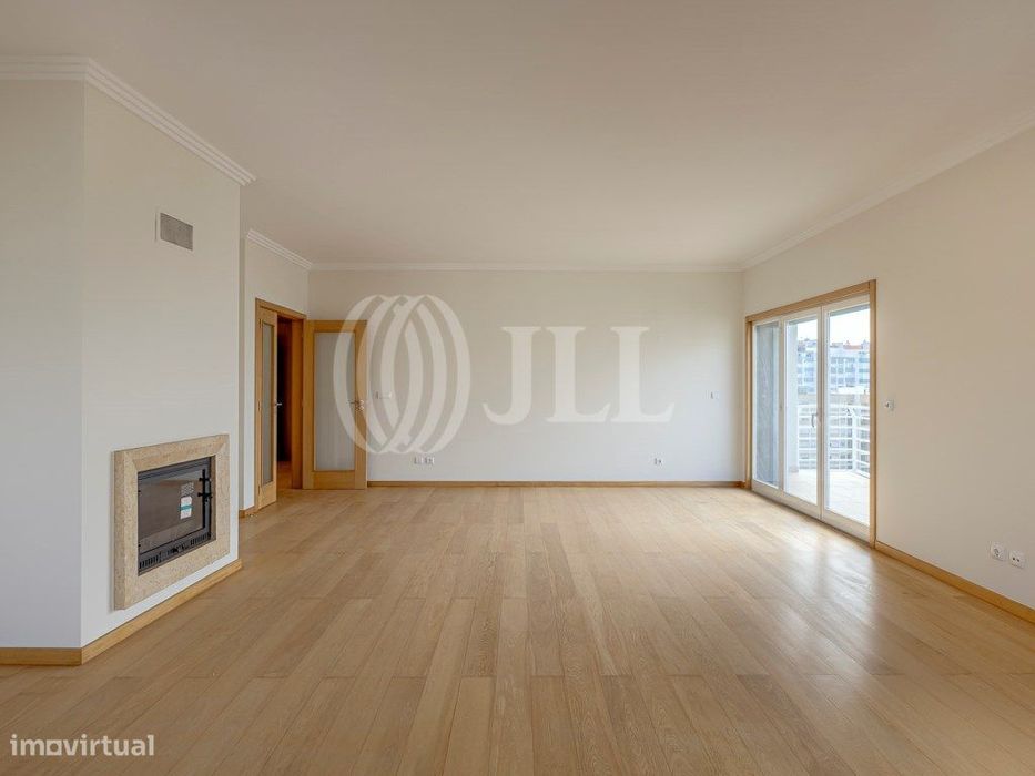 Apartamento T3 no condomínio L Towers, em Paço de Arcos