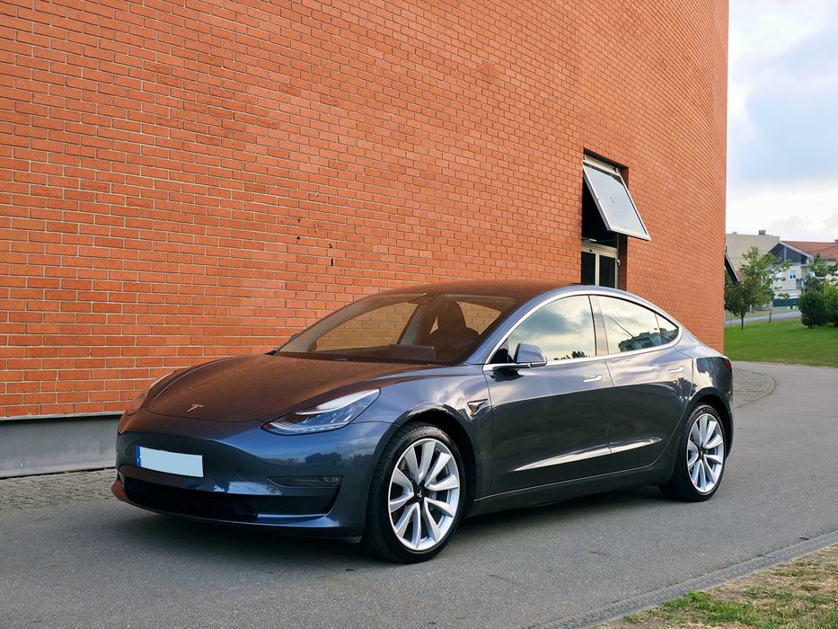 Tesla Model 3 Long Range AWD