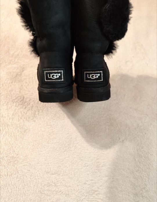 Уггі ugg моделі bailey button bling 38р 24см