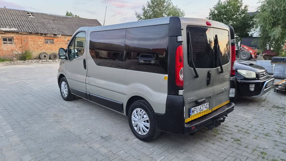 Opel Vivaro 2.0 cdti 9 osob
