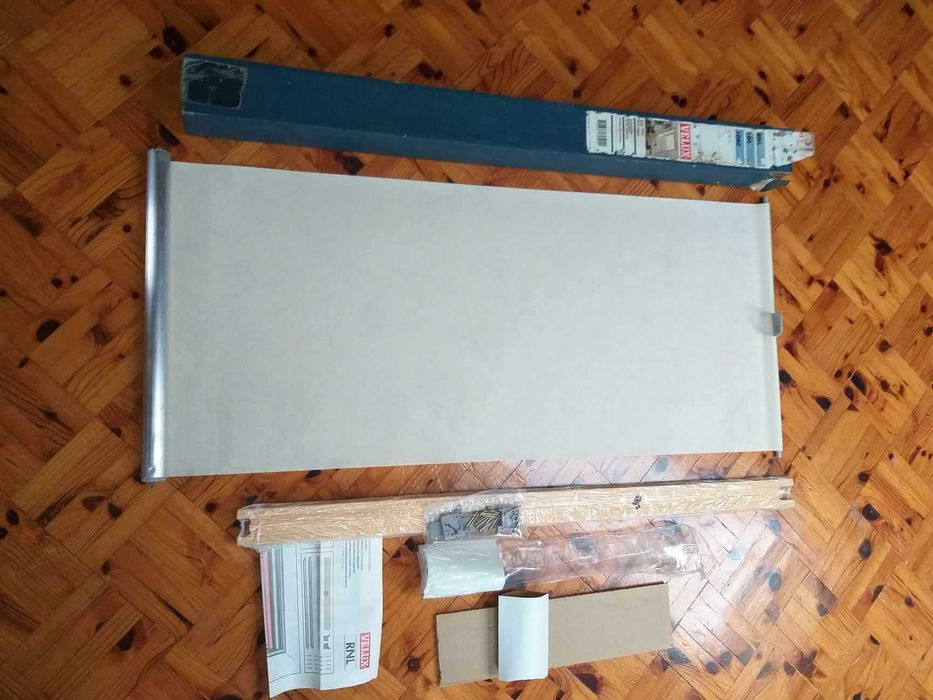 Cortina de resorte Velux