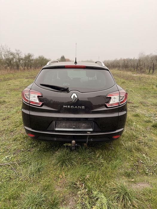 Renault Megane 3 na cześci błotnik klapa drzwi zderzak lampy hak tył