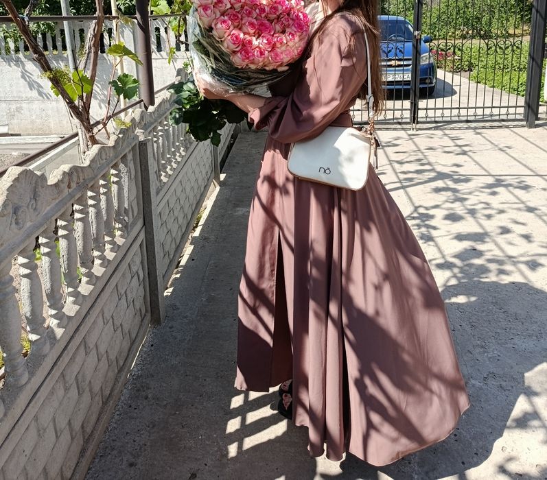 Продам платье, одела один раз на выпускной