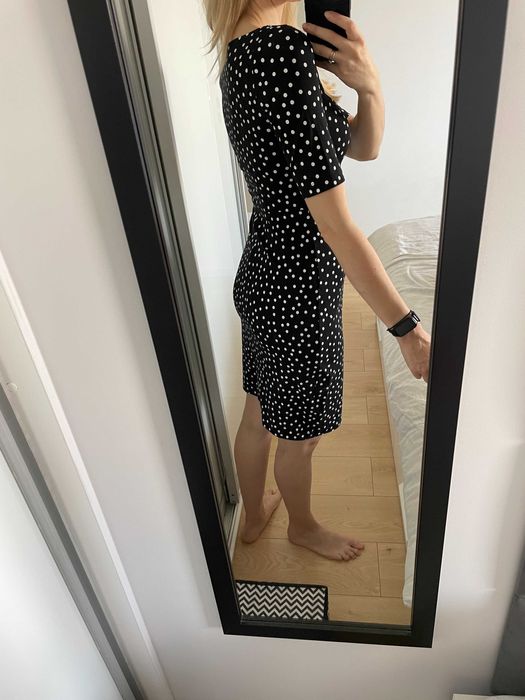 Sukienka w groszki Anna Field dekolt serce