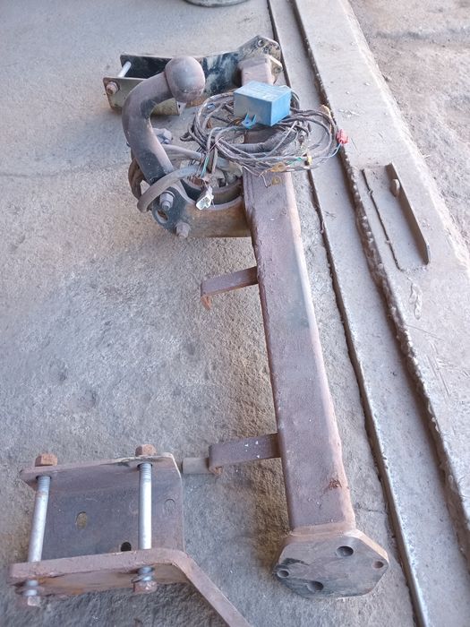 Фаркоп хундай сантафе 2011р з проводкою і блочком