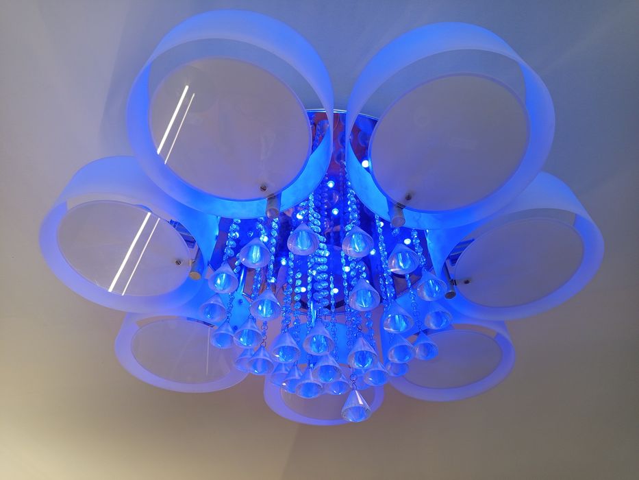 Lampa wisząca LED z kryształkami