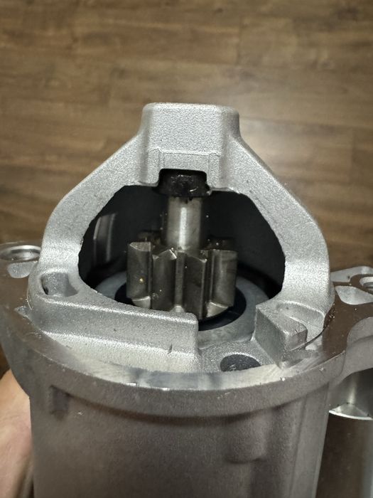 Стартер для Mitsubishi 2.4L фірми WAI новий, з США.