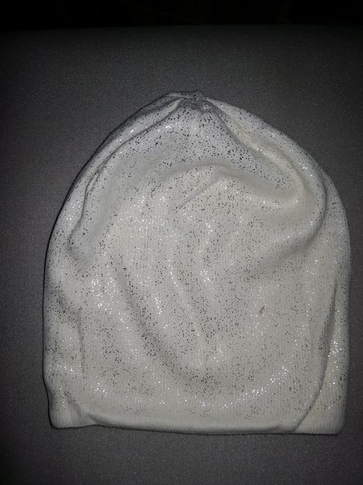 Czapka damska śmietankowa