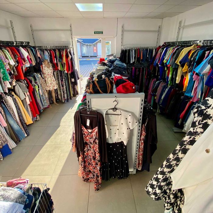 Магазин секонд-хенд готовий бізнес з товаром та обладнанням