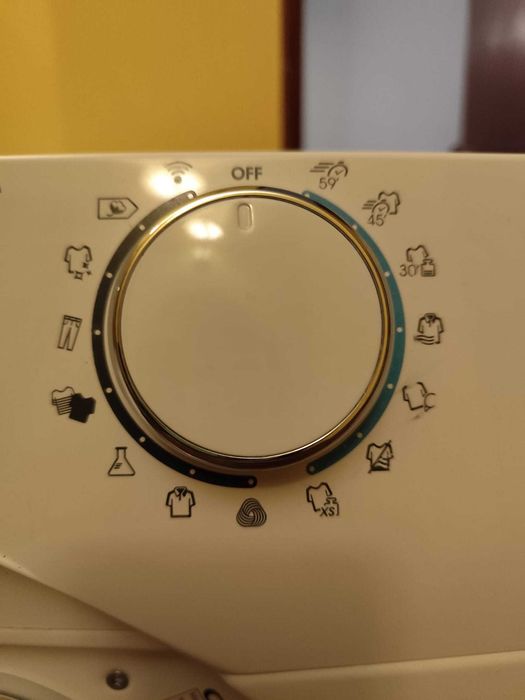Máquina de Secar Roupa Candy 8kg Bomba de Calor – A++