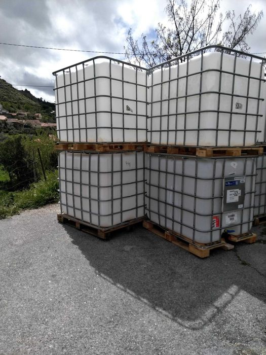 Depósitos de 1000Litros com palete de chapa
