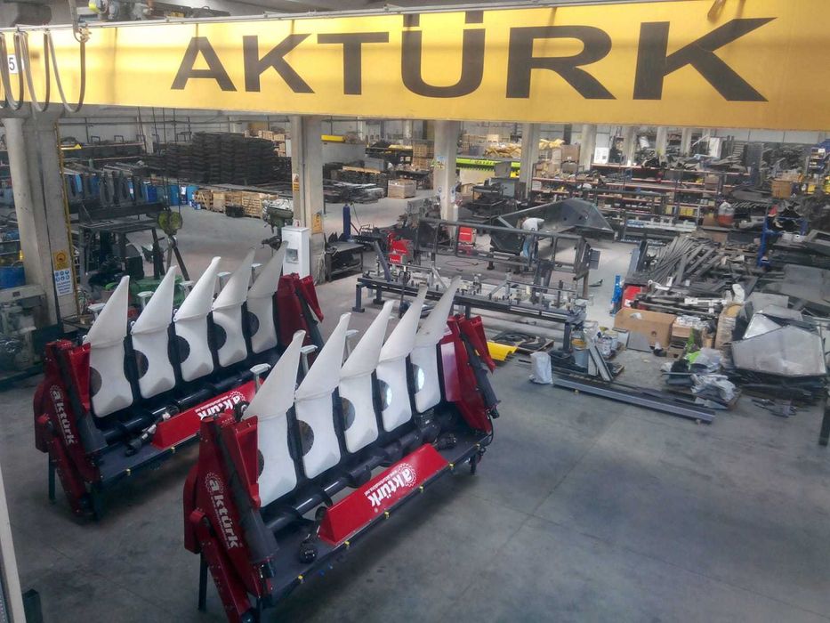 Жатка кукурузная Актюрк. 8-ми рядная. Жатка для збирання кукурудзи