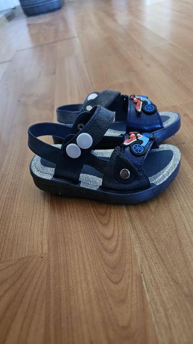 Продам пакет із дитячим взуттям