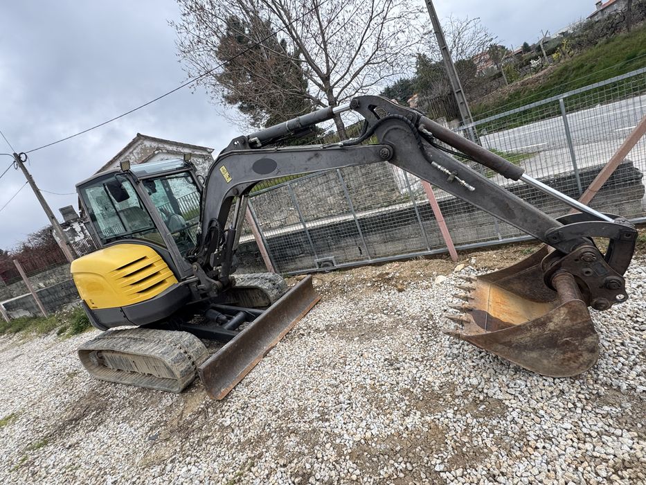 Mini giratoria volvo