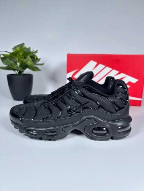 Nike Tn nowe z pudelkiem R.42