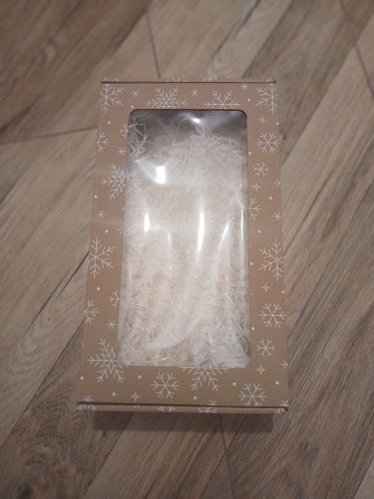 Pudełko prezentowe z okienkiem