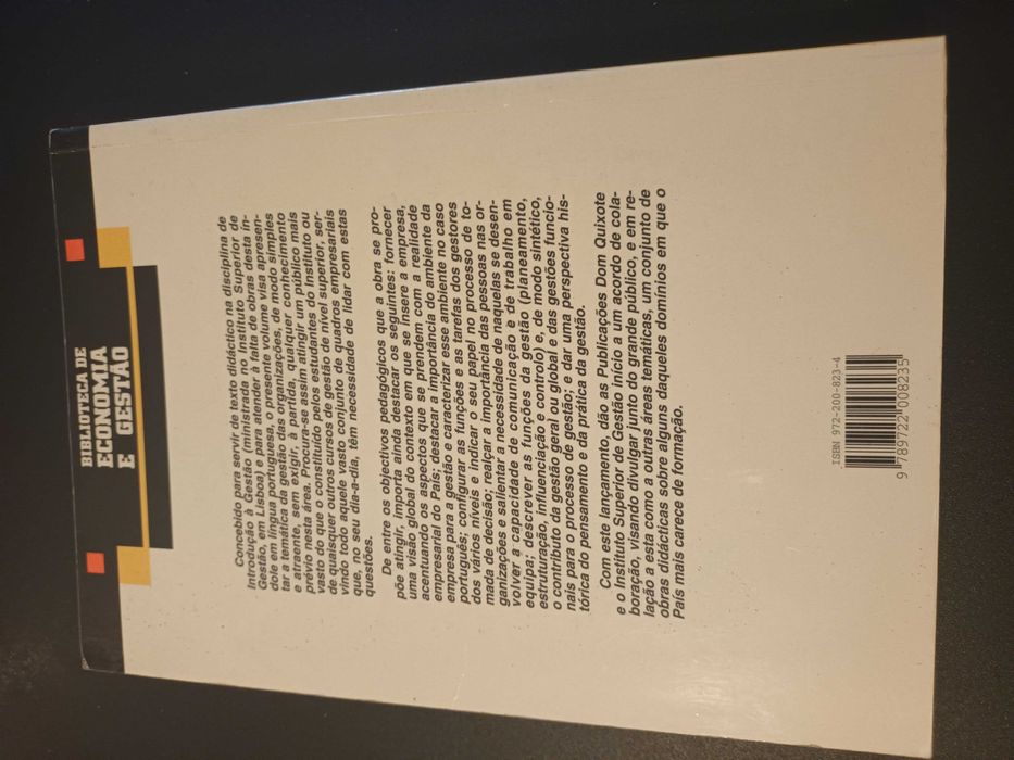 "Introdução à Gestão" por Mário António Soares Madureira - 1ª Edição