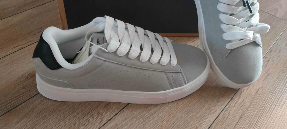 Jasnoszare trampki Cropp 44 (28,5 cm)