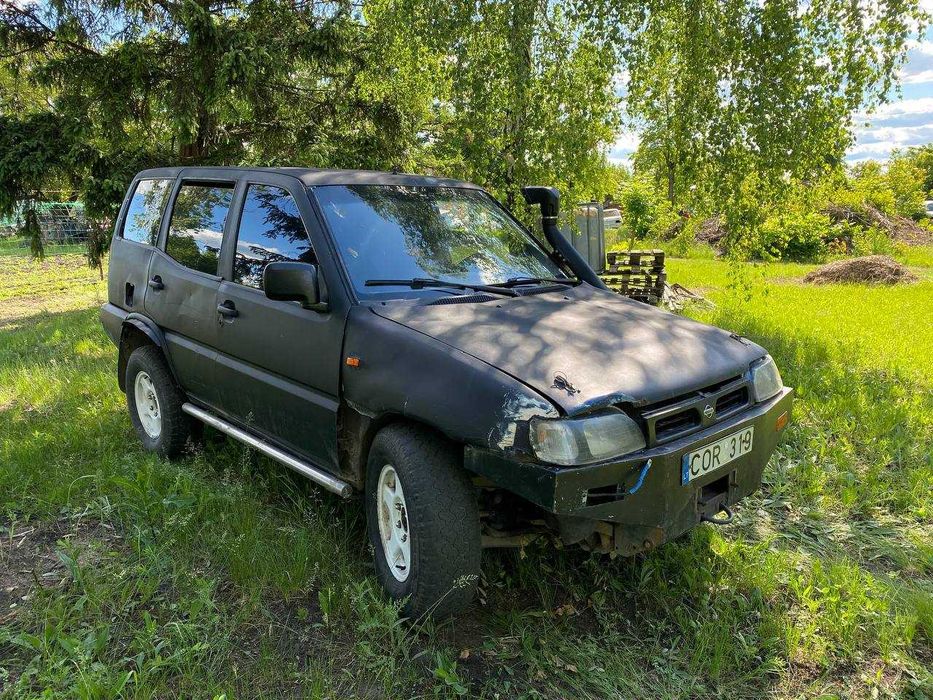 Продаю Nissan Terrano II 1993 2.4 бензин МКПП 4x4