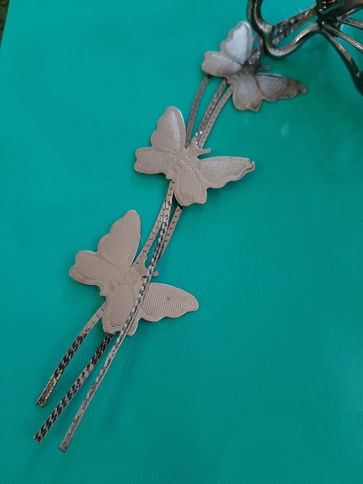 Mola cabelo com pendentes borboletas