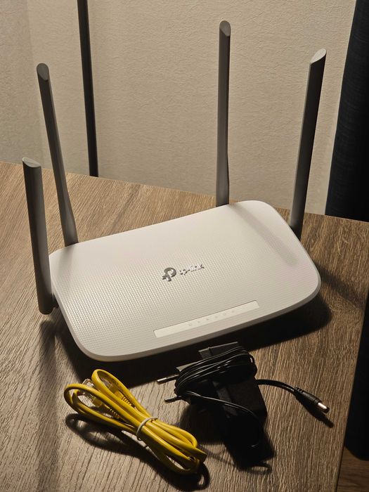 Бездротовий маршрутизатор TP-Link EC220-G5 / Wi-Fi 5 / 1 Гбіт/с