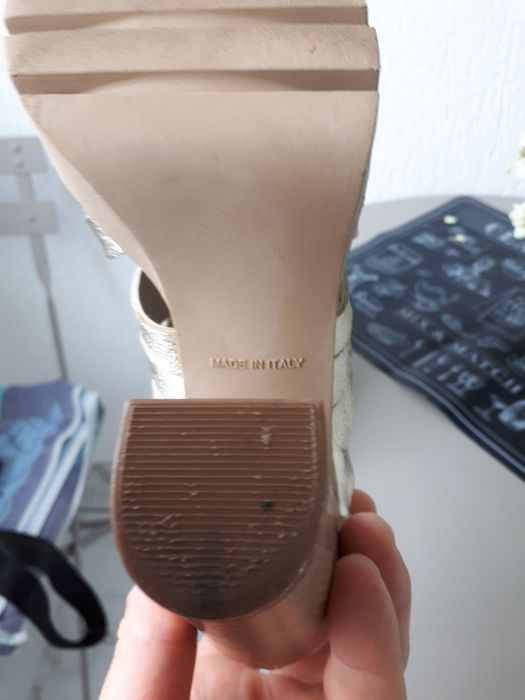 Жіноче взуття 37 р