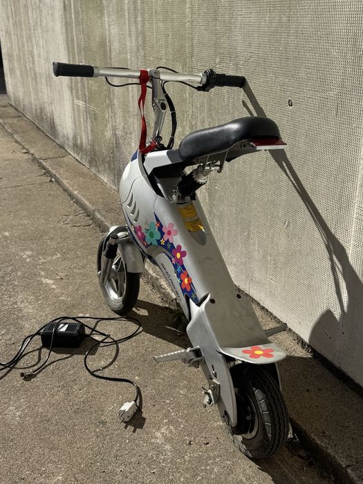 Mini Scooter Elétrica Shark XP 300W com banco – Pouquíssimo uso