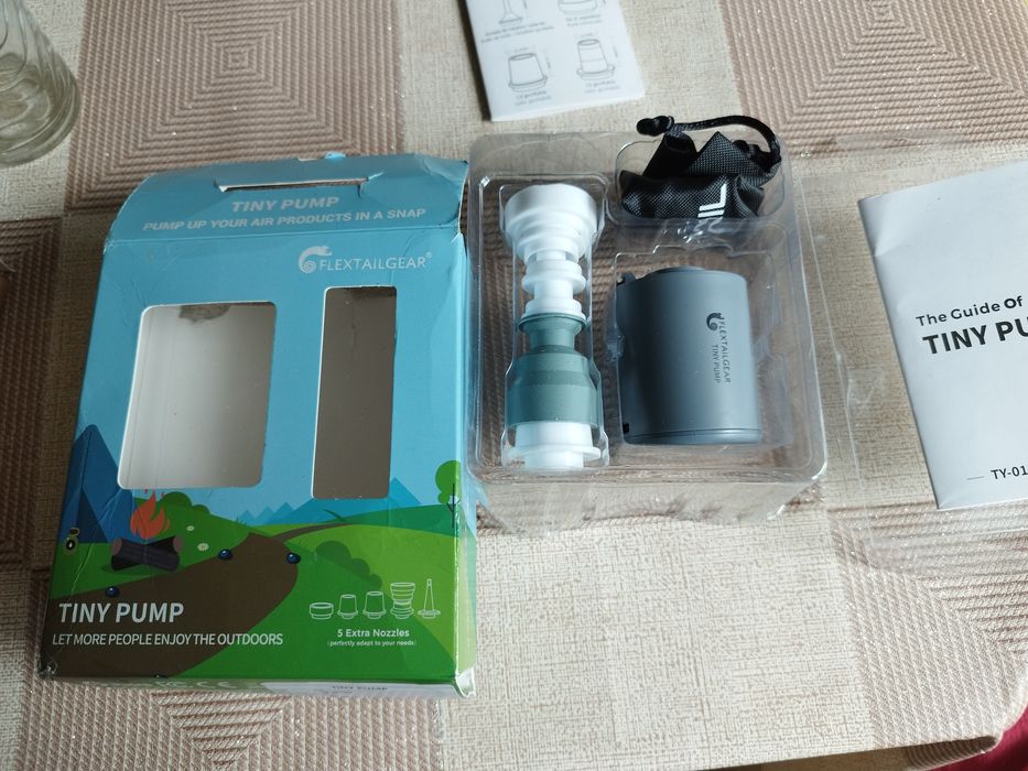 Mała pompka na akumulator do materacy TINY PUMP Flextailgear