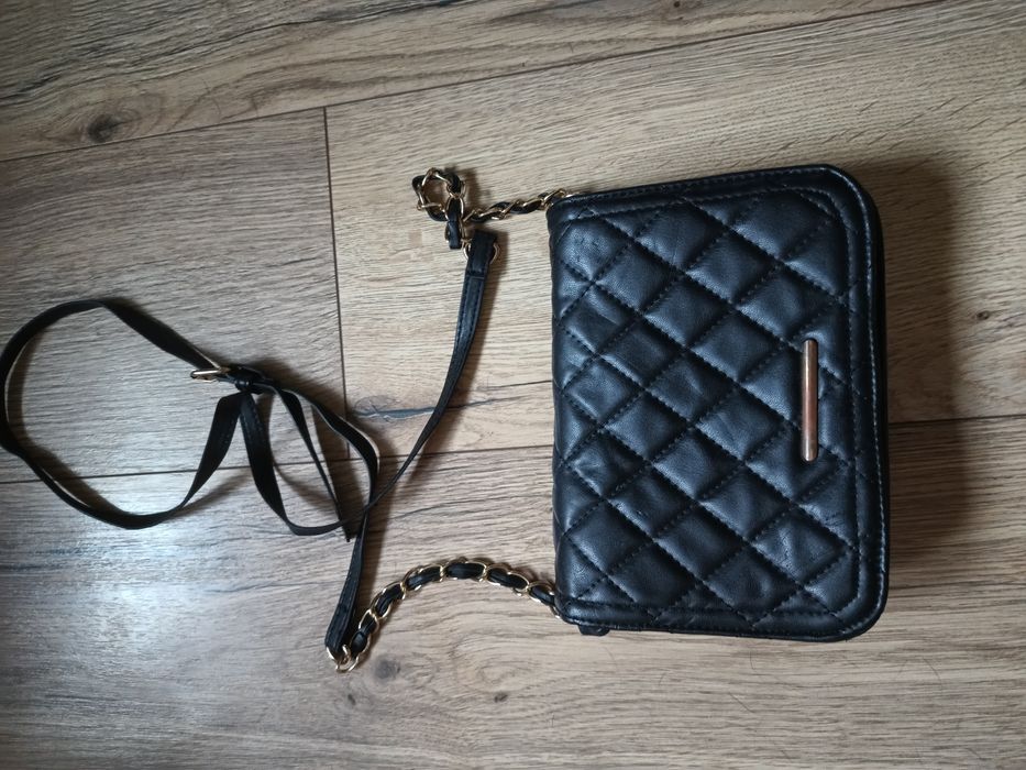 Torebka z długim paskiem