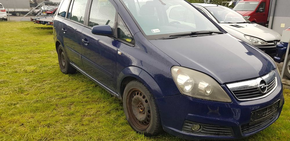 Opel Zafira B  drzwi lewe prawe przód  Z20z
